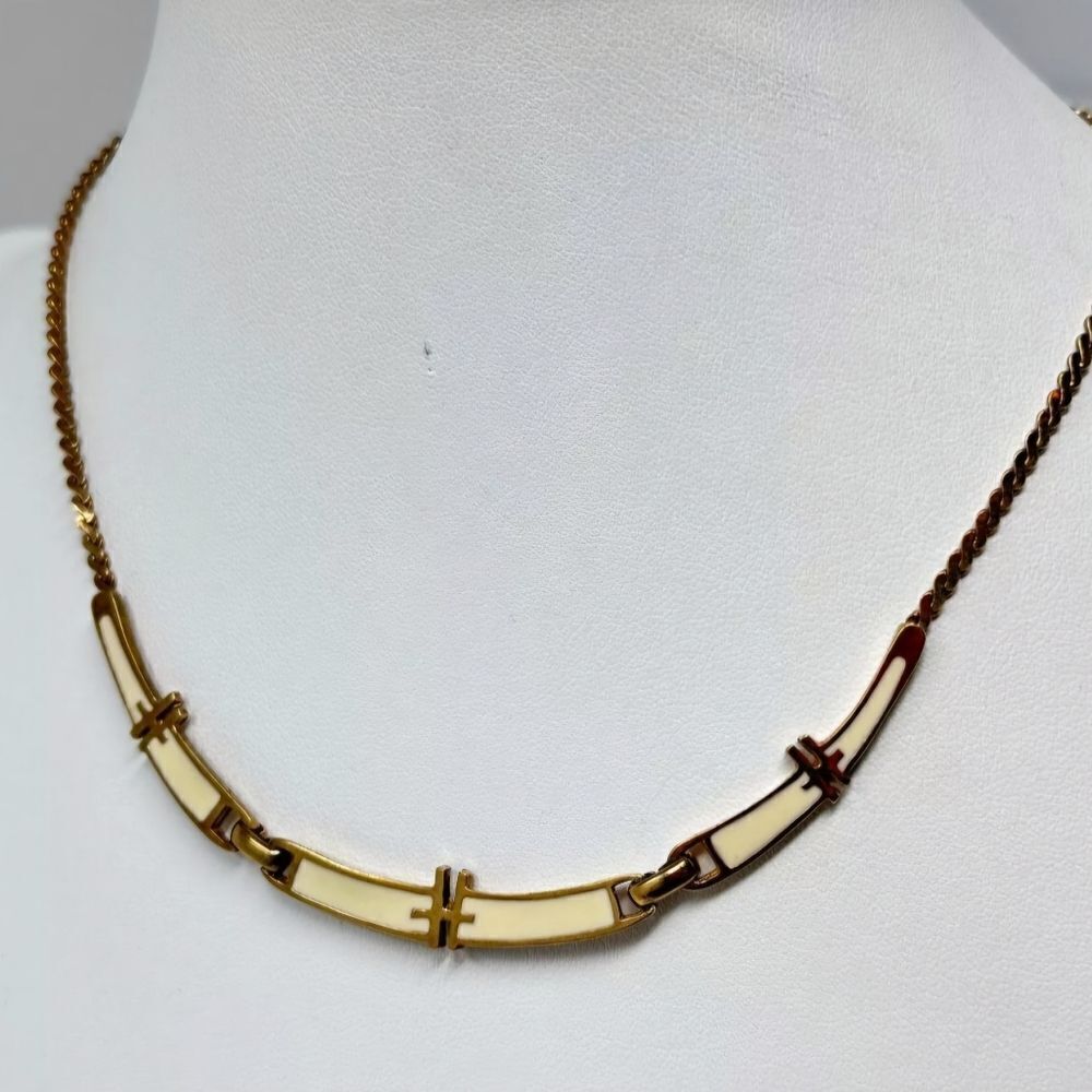 Vintage VENDOME Goldtone Cream Enamel 15.5" Necklace - Picture 2 of 7